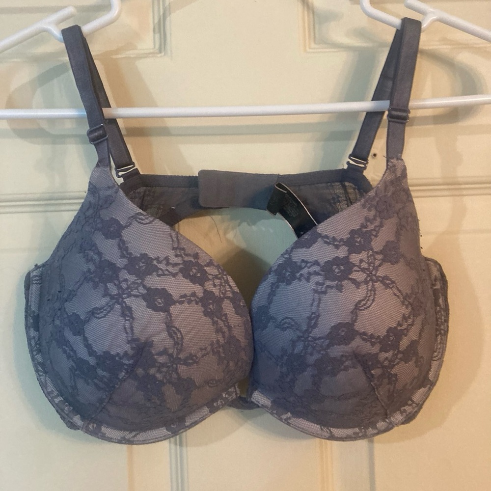 Victoria's Secret Very Sexy Push Up Bra 36C Purple Lace
